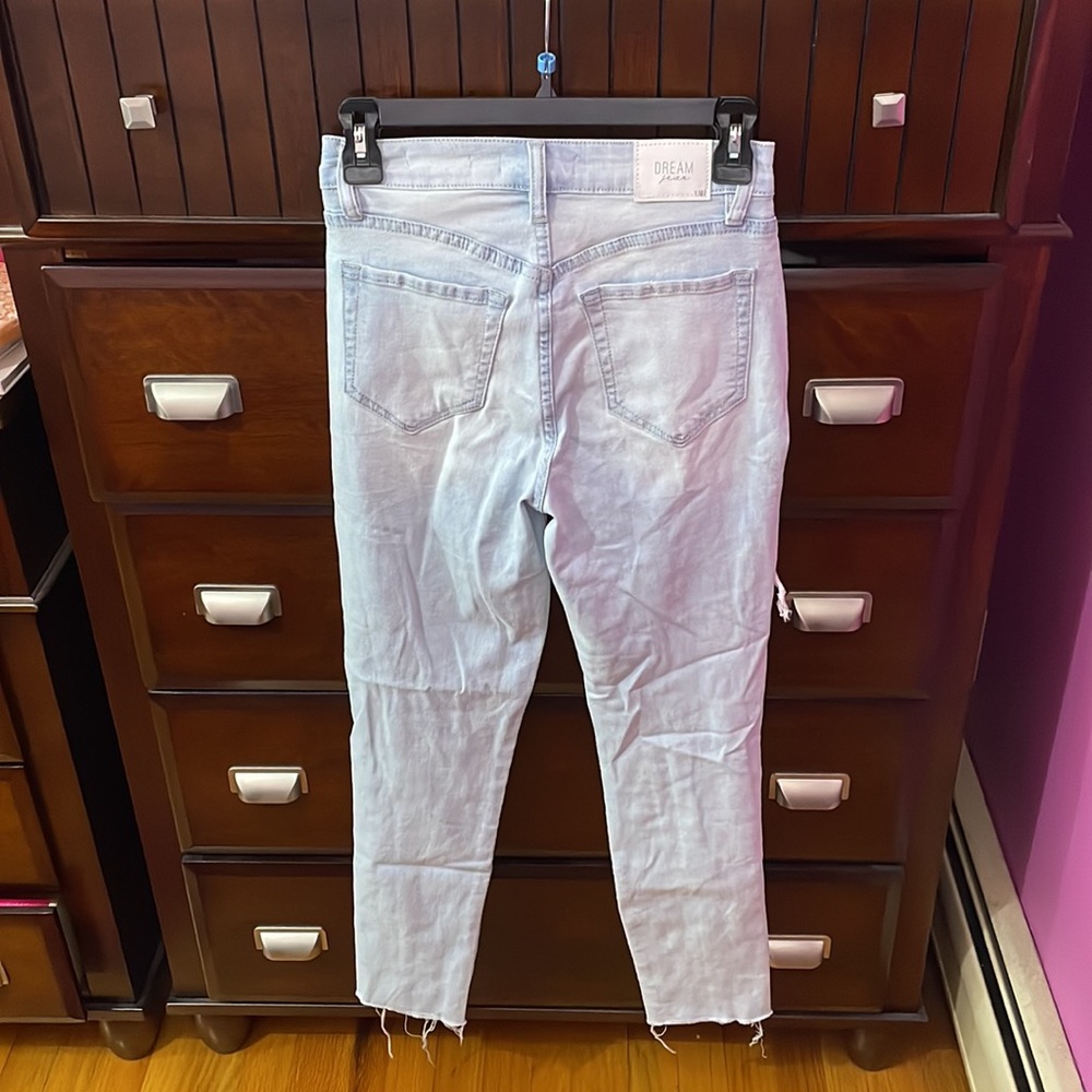 Light Wash High Rise Jeans - Picture 2 of 3